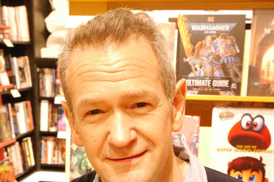 Alexander Armstrong, English actor, comedian, broadcaster and singer (born 1970)