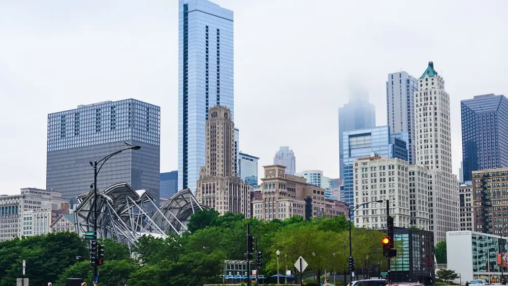 View of Chicago's vibrant skyline featuring modern skyscrapers and urban streets.