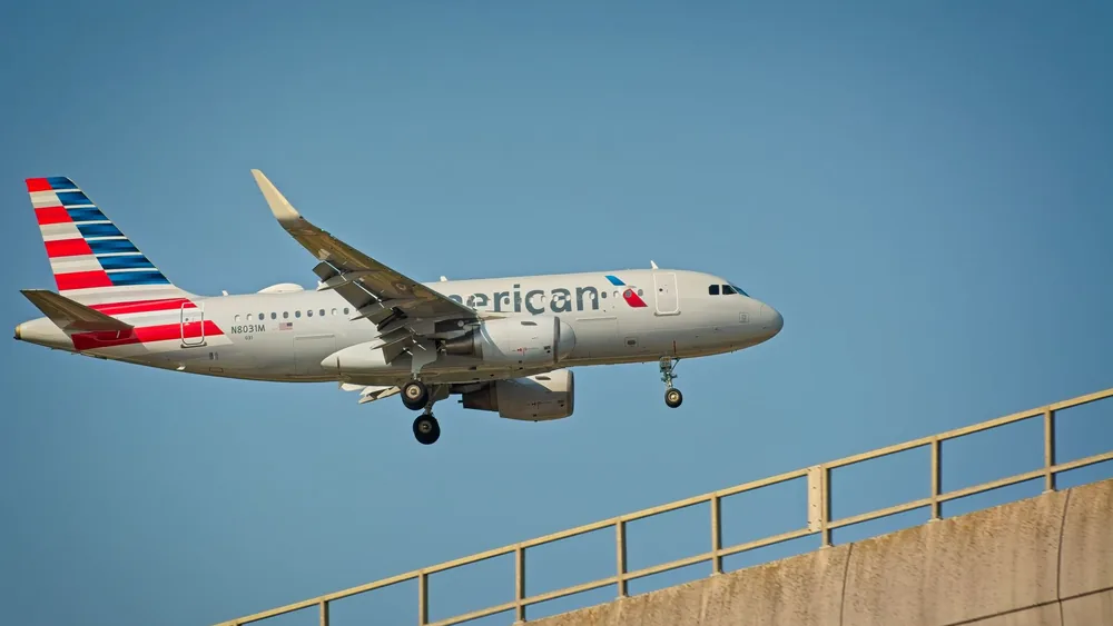 Airbus A319 from American Airlines approaching landing at JFK in New York City.