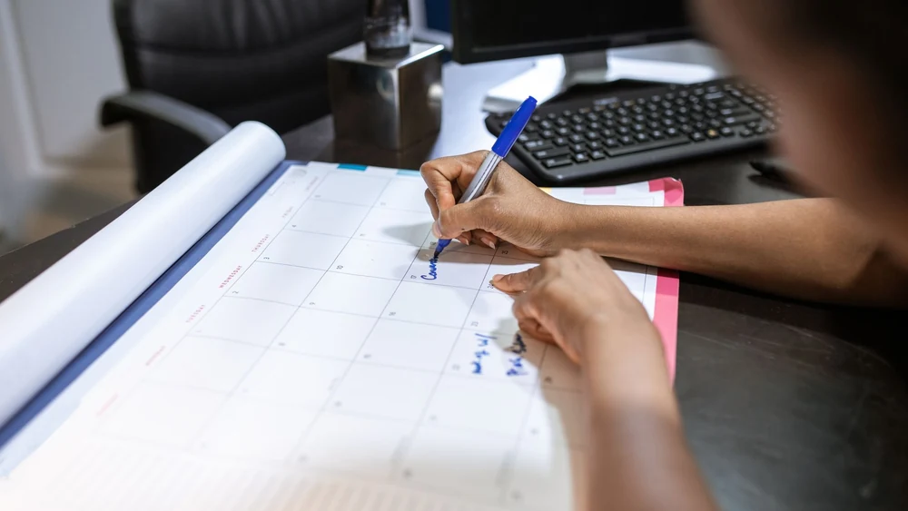 A calendar showing where the four new quarterly Making Tax Digital deadlines sit