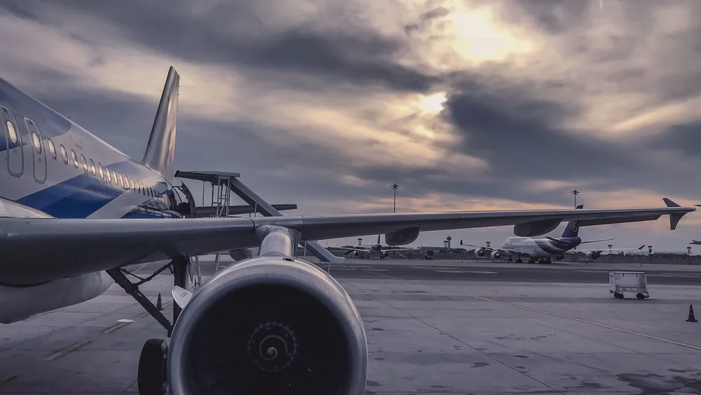 Final travel checklist before airport departure