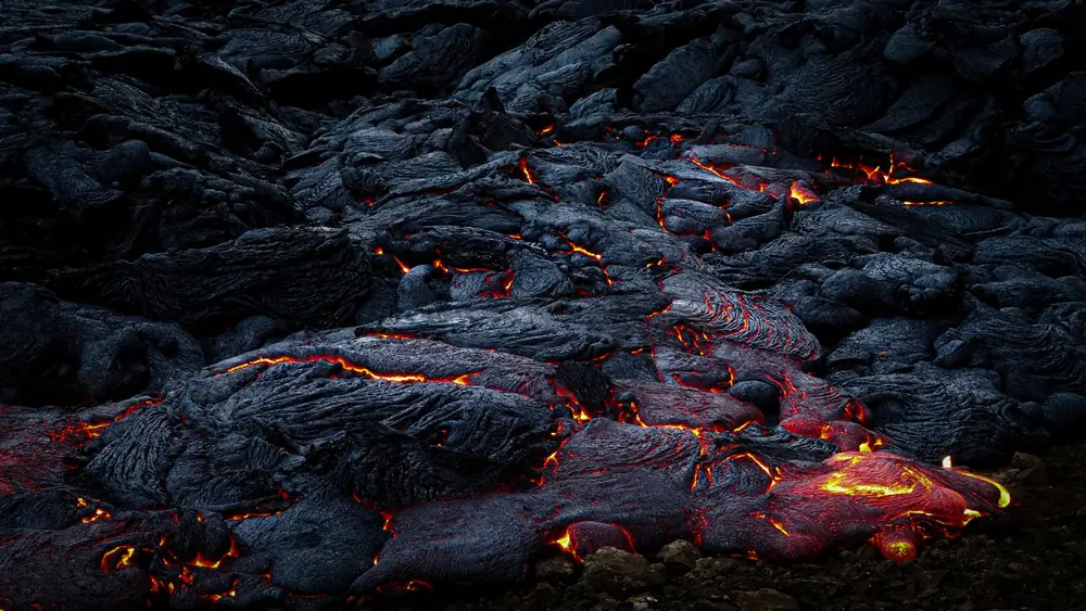 Glowing volcanic rock, the real-world counterpart of a magma block