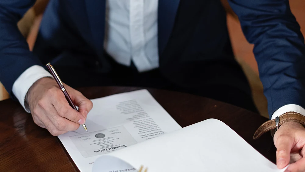 Statutory interest on late commercial debts in the UK