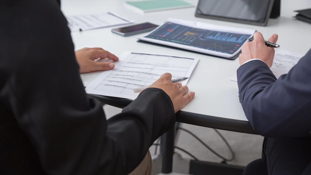 Negotiating heads of terms for a commercial lease