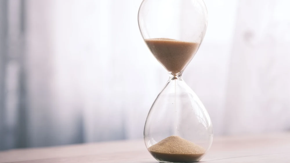 What happens at maturity on a UK convertible loan note