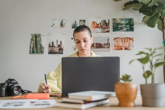 Contractors vs employees in a UK small business