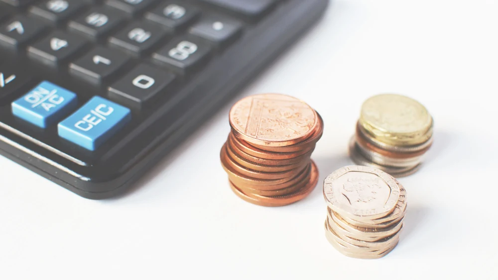 Comparing the cost of employees and contractors