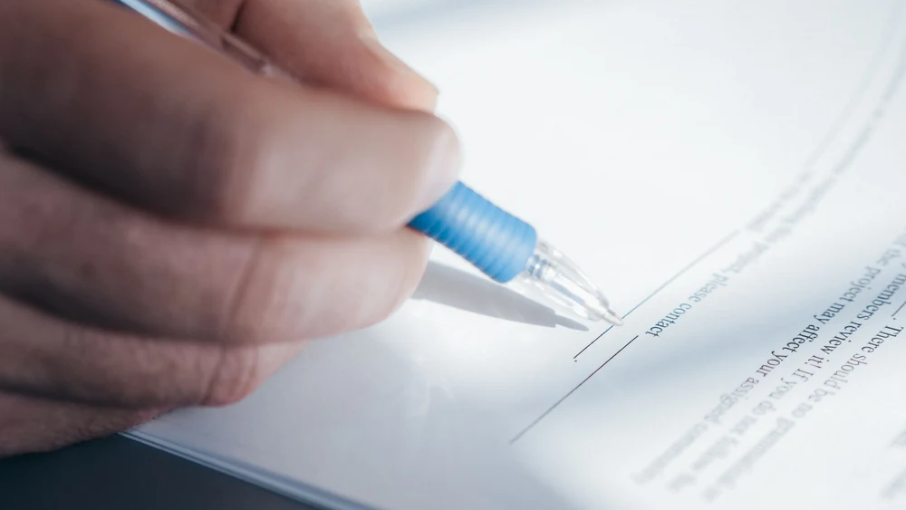 Shareholders agreement and will for family business succession