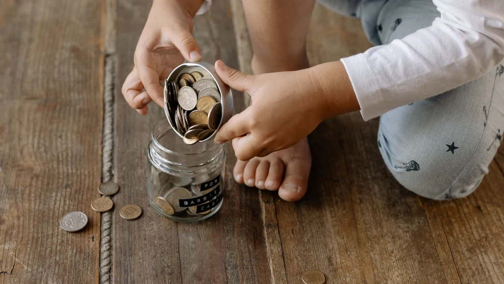 Saving up instead of buying household goods on finance