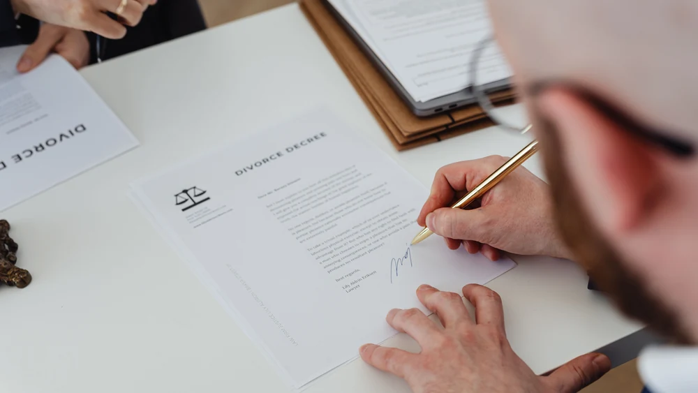 Reading the small print for hidden invoice factoring fees and notice periods