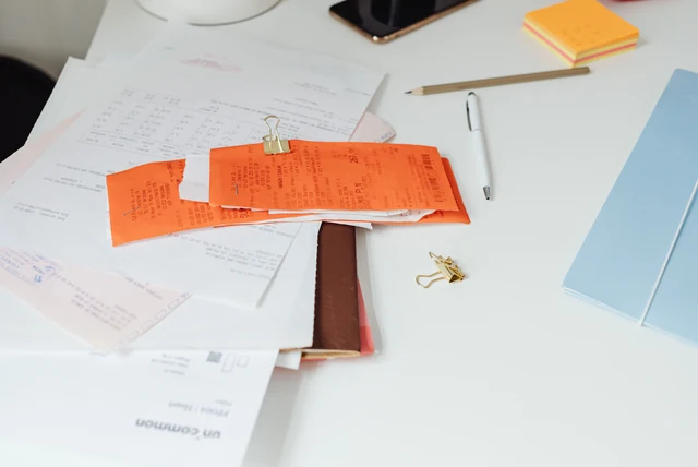 Invoice finance vs factoring explained for UK small businesses