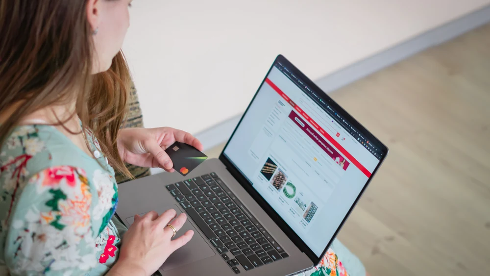Checking your free statutory credit report