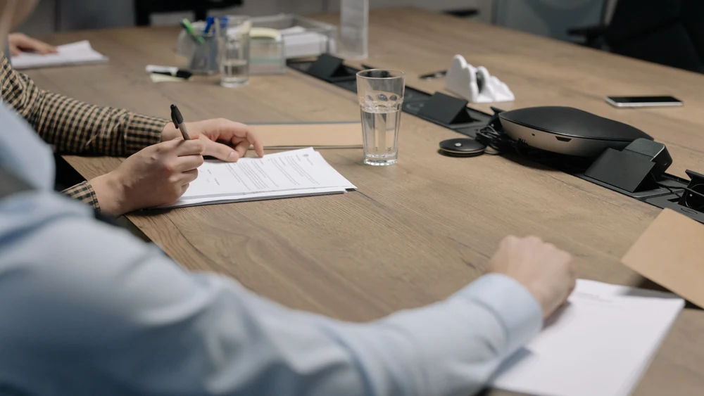 Company statutory registers and minutes